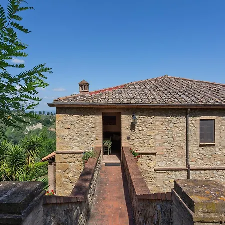 Holiday home Lavish In With Pool