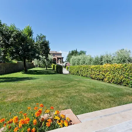 Lavish In With Pool Holiday home